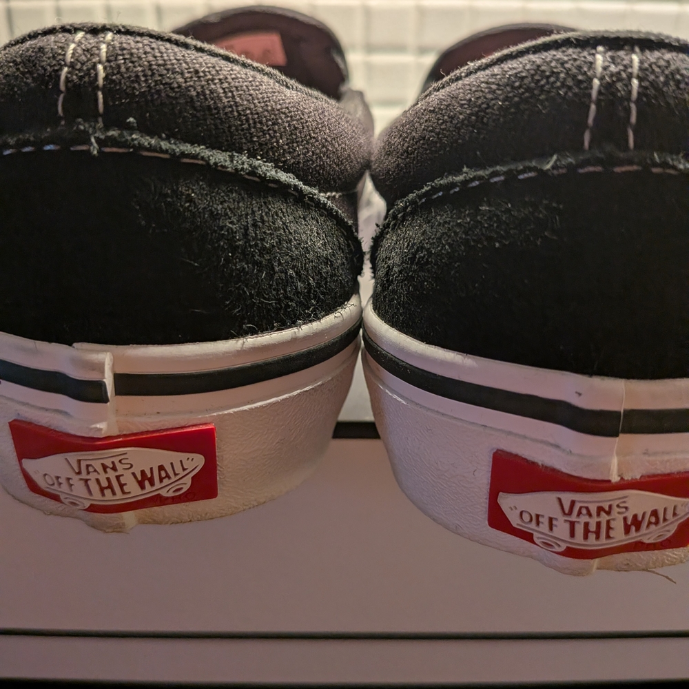 VANS Classic BLK SUEDE Skater | Women's US 6 - Picture 3 of 5